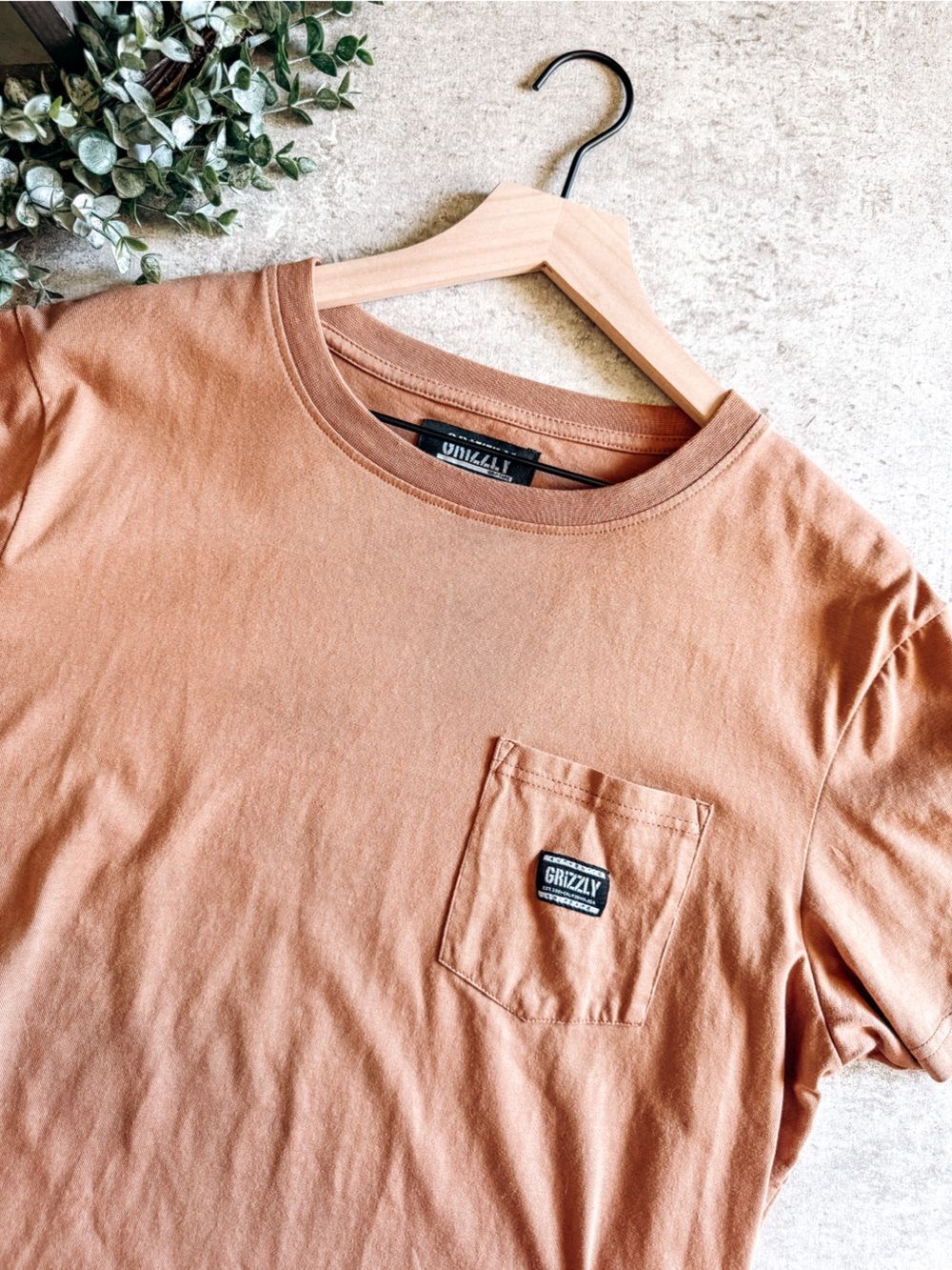 Grizzly Pocket Tee Brown Size Large